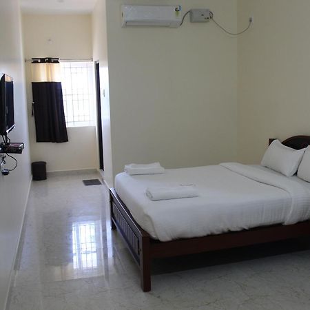 Kumaran Residency Hotel Dindigul Exterior photo